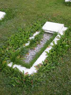 Grave of RØDSTEN, Johanes