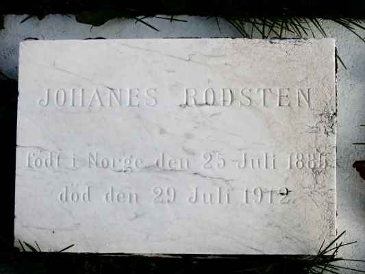 Detail of Grave of RØDSTEN, Johanes