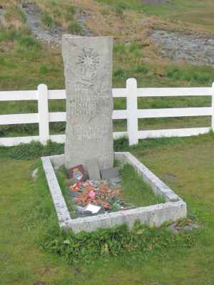 Grave of SHACKLETON, Ernest Henry