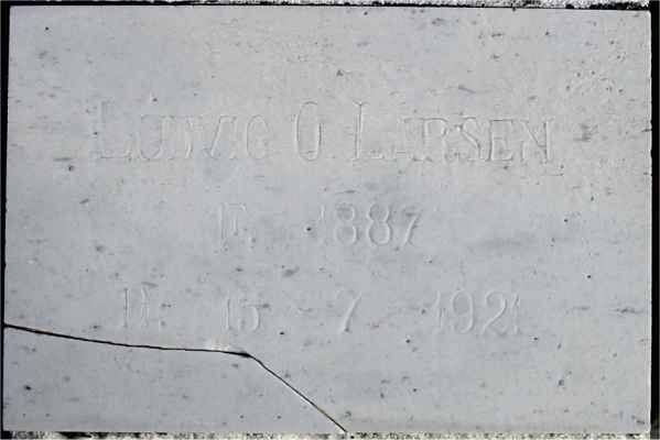 Detail of Grave of LARSEN, Ludvig Olav