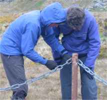 BSES group repair fence at Husvik cemetery in December 2003