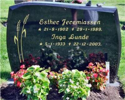 Grave of Esther Jeremiassen and Inga Lunde, family of JEREMIASSEN, Johan Ludwig