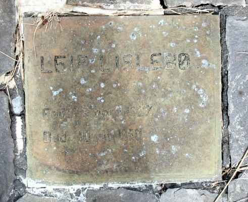 Detail of Grave of LISLEB&Oslash;, Leif