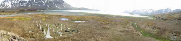 Husvik cemetery near the abandoned whaling station