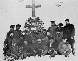 Shackleton's shipmates at the memorial