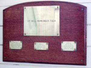 Memorial to Spr D.L. Mead
